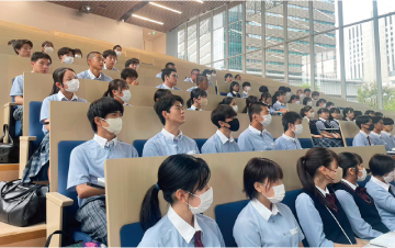 大学見学の風景