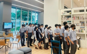 大学見学風景